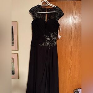 NWT Ella Rosa Elegant Black Lace Evening Gown